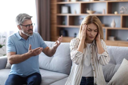 Teufelskreis durchbrechen: Hilfe bei Häuslicher Gewalt 